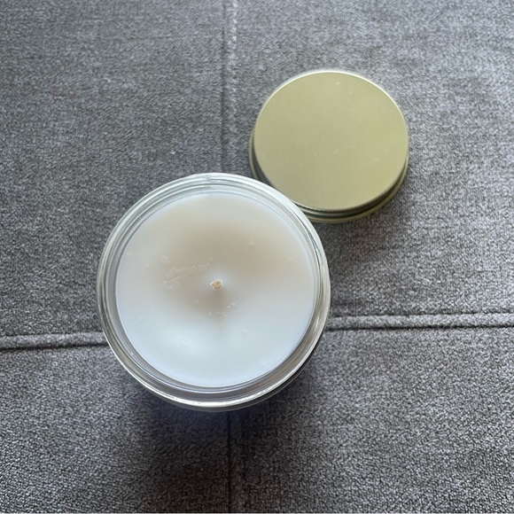 Poppy Rose Candle Co lavender latte candle - Picture 2 of 3